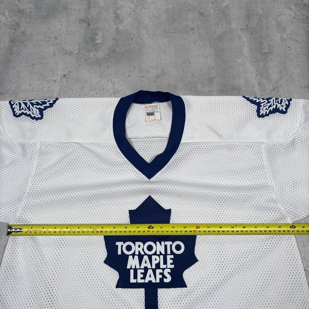 Vintage 90s CCM Toronto Maple Leafs Jersey - Picture 6 of 8